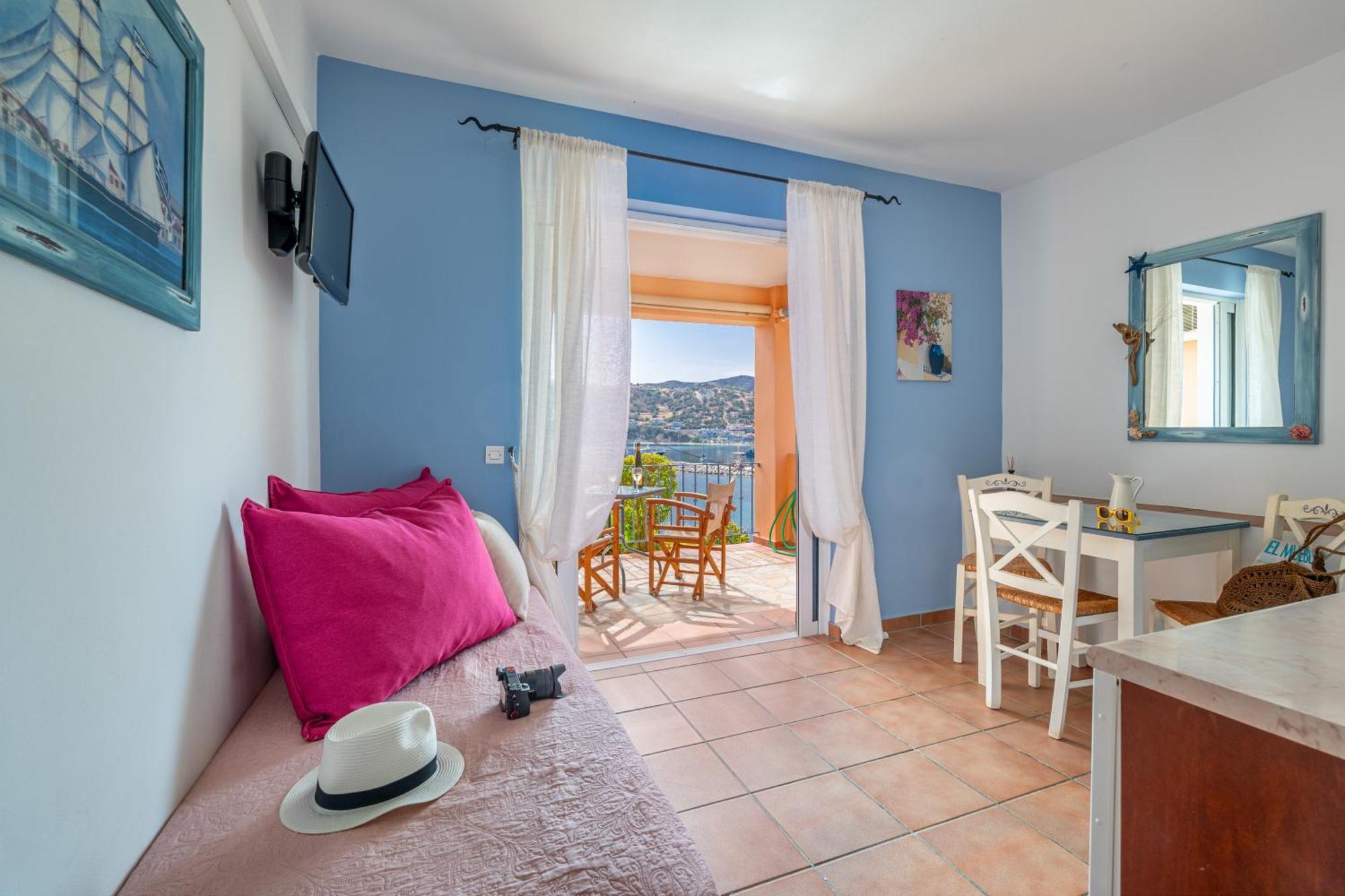 Niovi Seaview Apartament