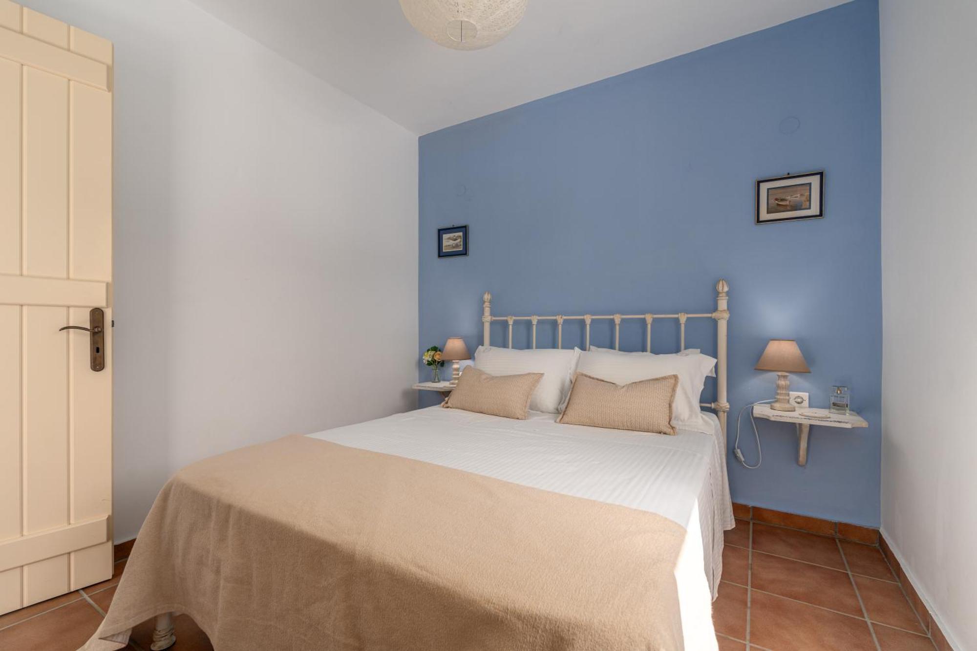 Niovi Seaview Apartament *