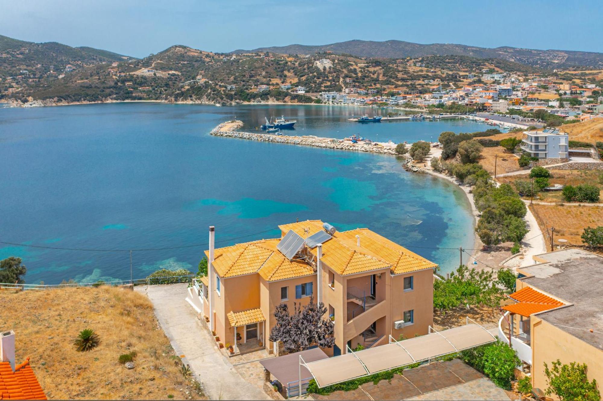 Niovi Seaview Apartment